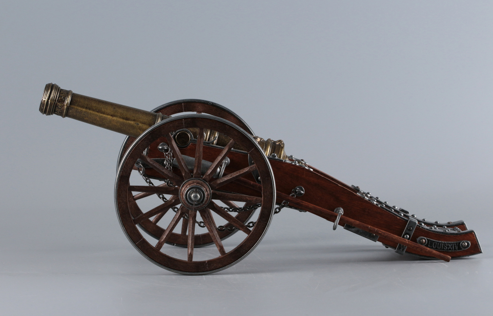 Модель пушки Людовика XIV 00135-23