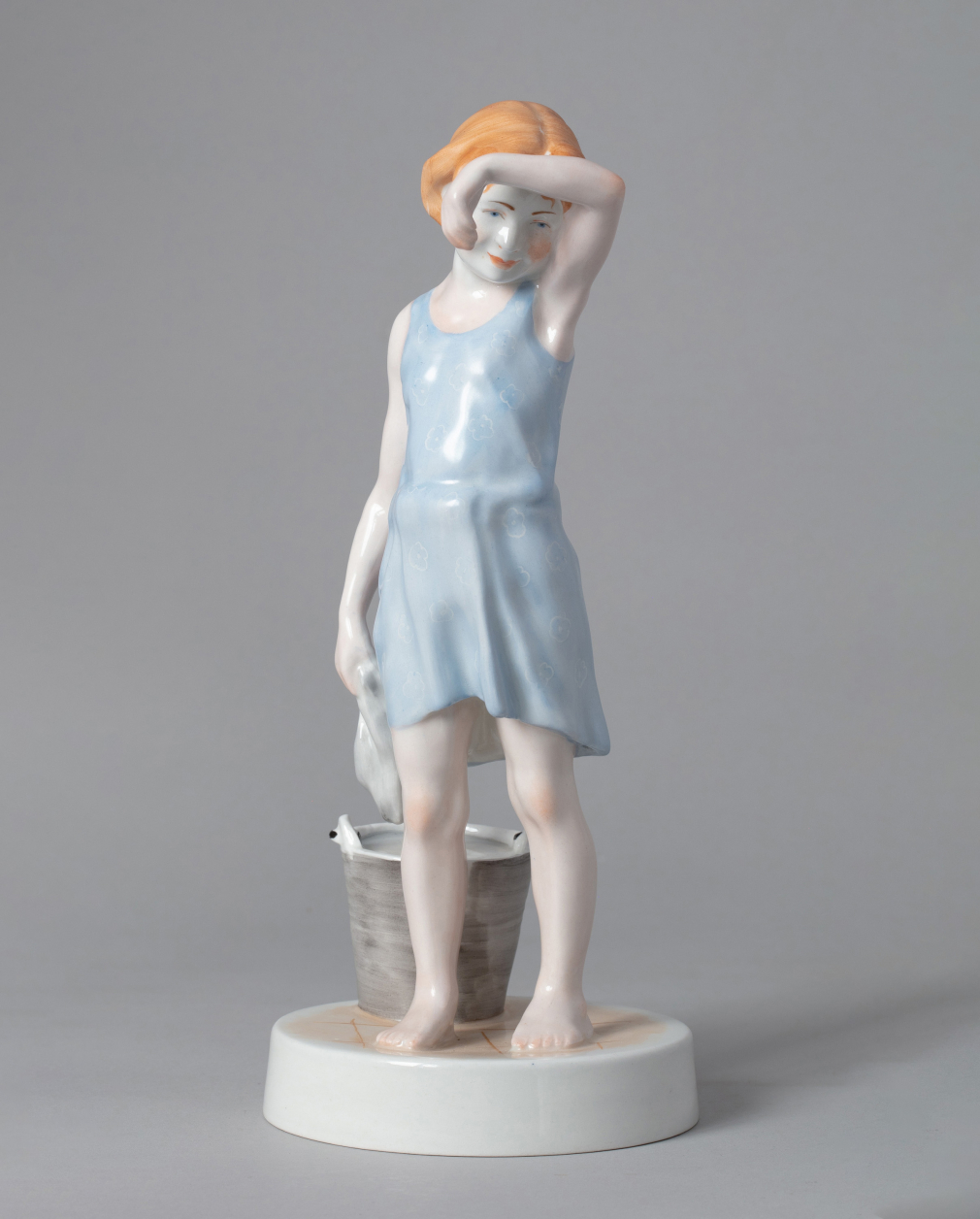 Скульптура Девочка моет пол - фото - 5
