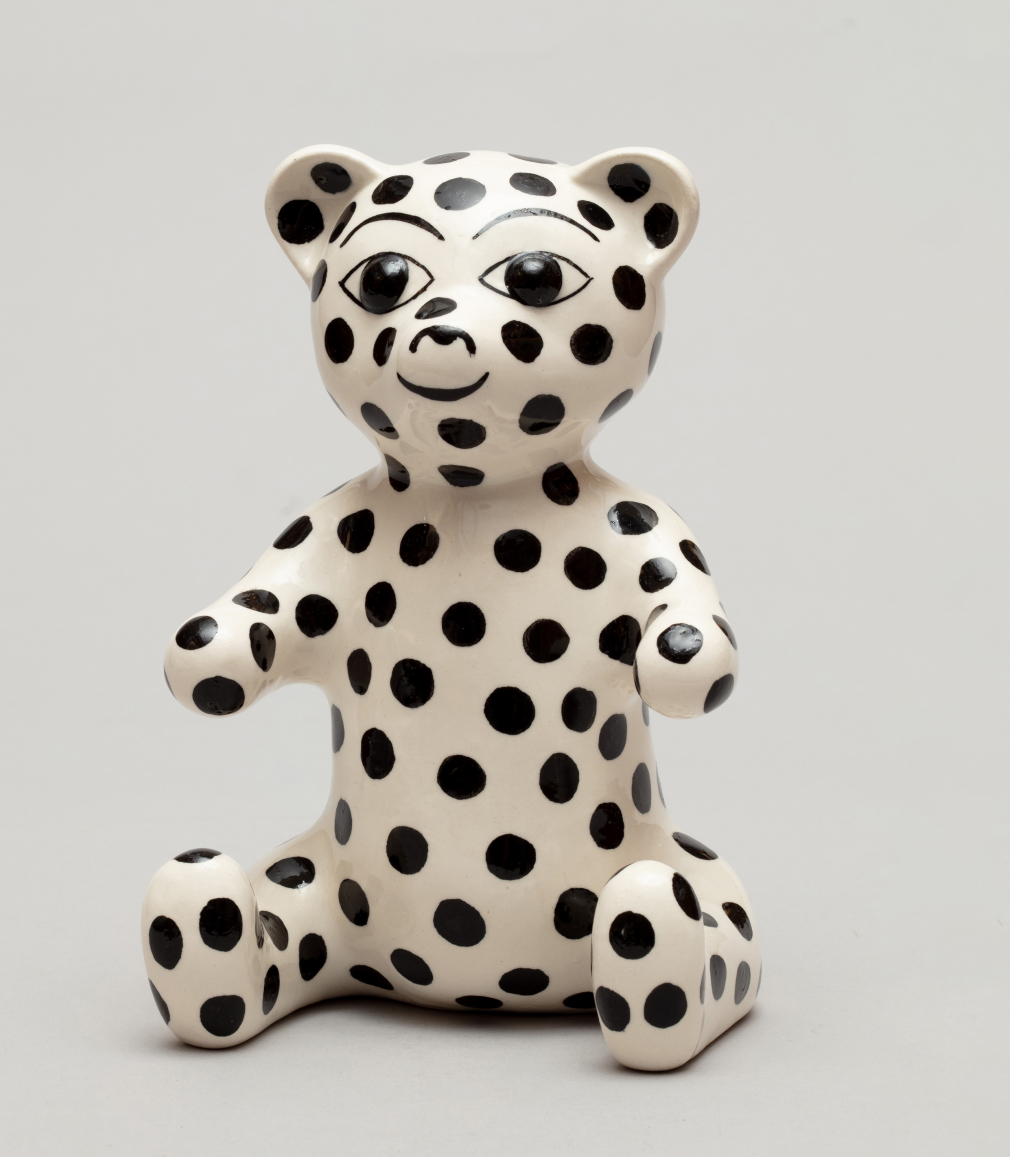 Скульптура Медведь белый в черный горошек - фото - 6