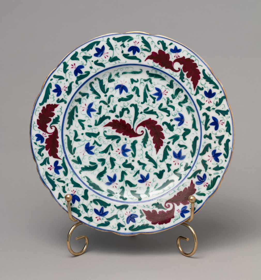 Тарелка декоративная с флоральной росписью 238-21
