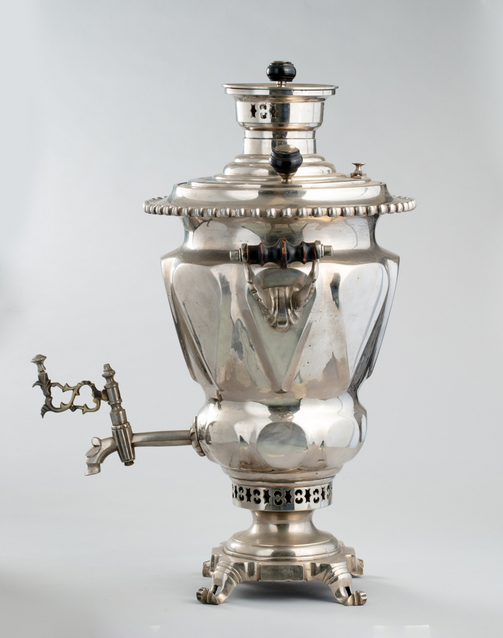 Самовар с подносом фирмы Баташев в Туле 347-21