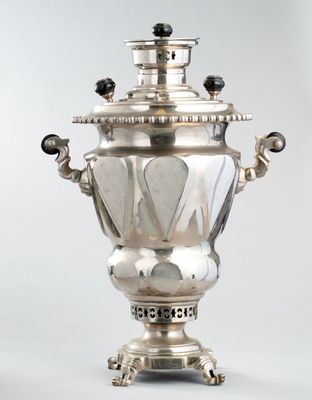 Самовар с подносом фирмы Баташев в Туле 347-21