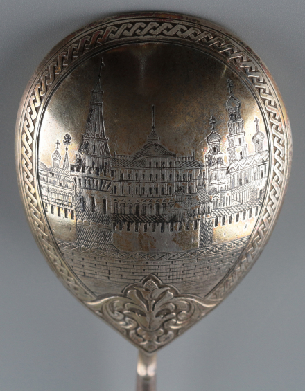 Серебряная ложка для меда с видом Кремля - фото - 2