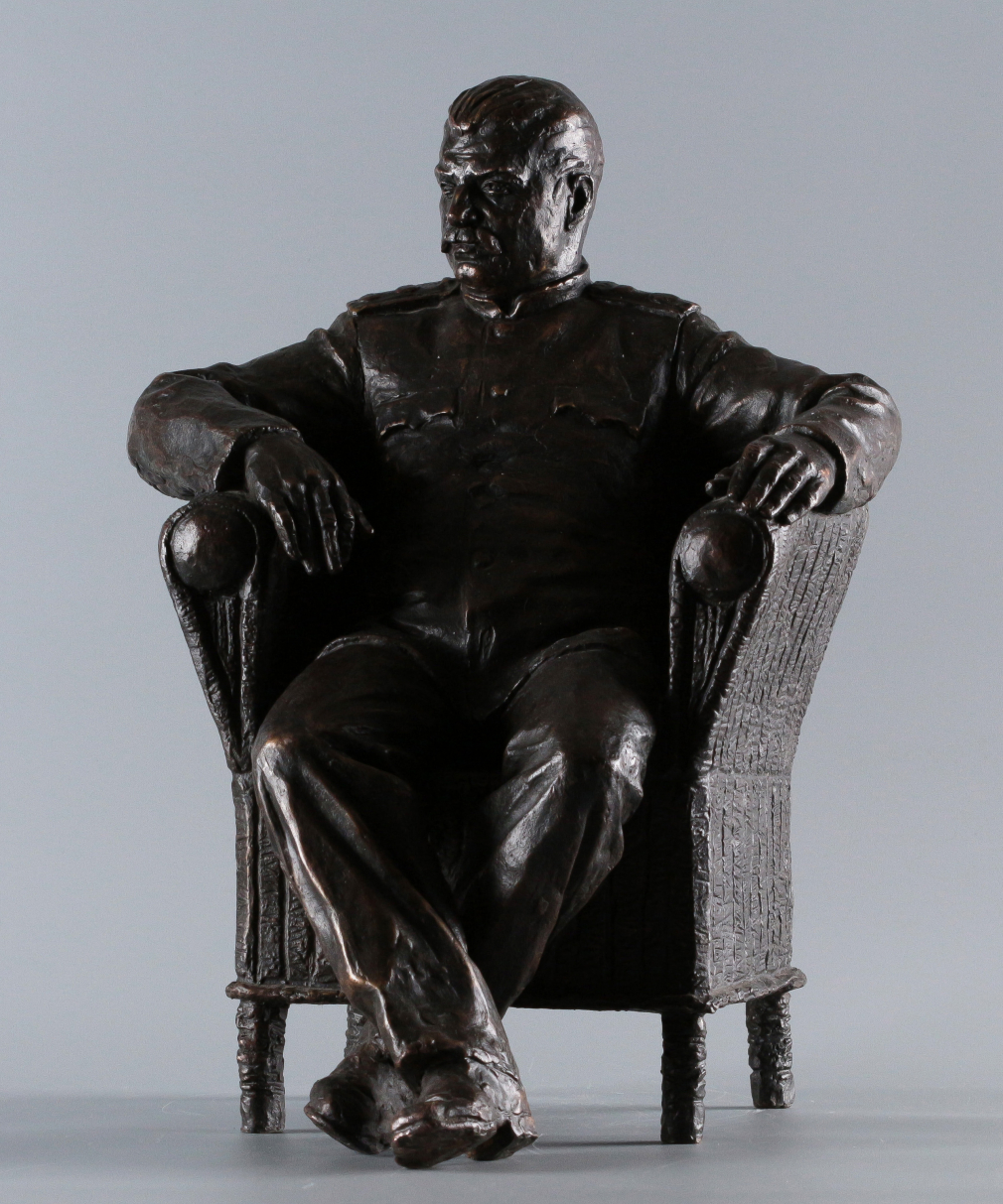 Скульптура Сталин в кресле 208-22