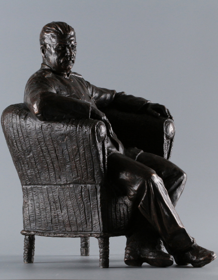 Скульптура Сталин в кресле - фото - 6