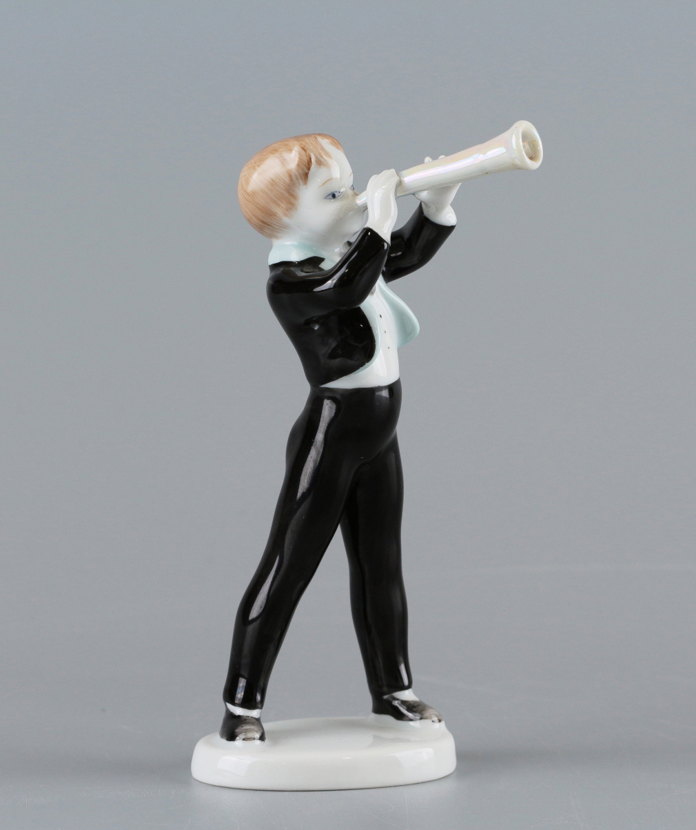 Фарфоровая статуэтка Юный трубач 0041-23