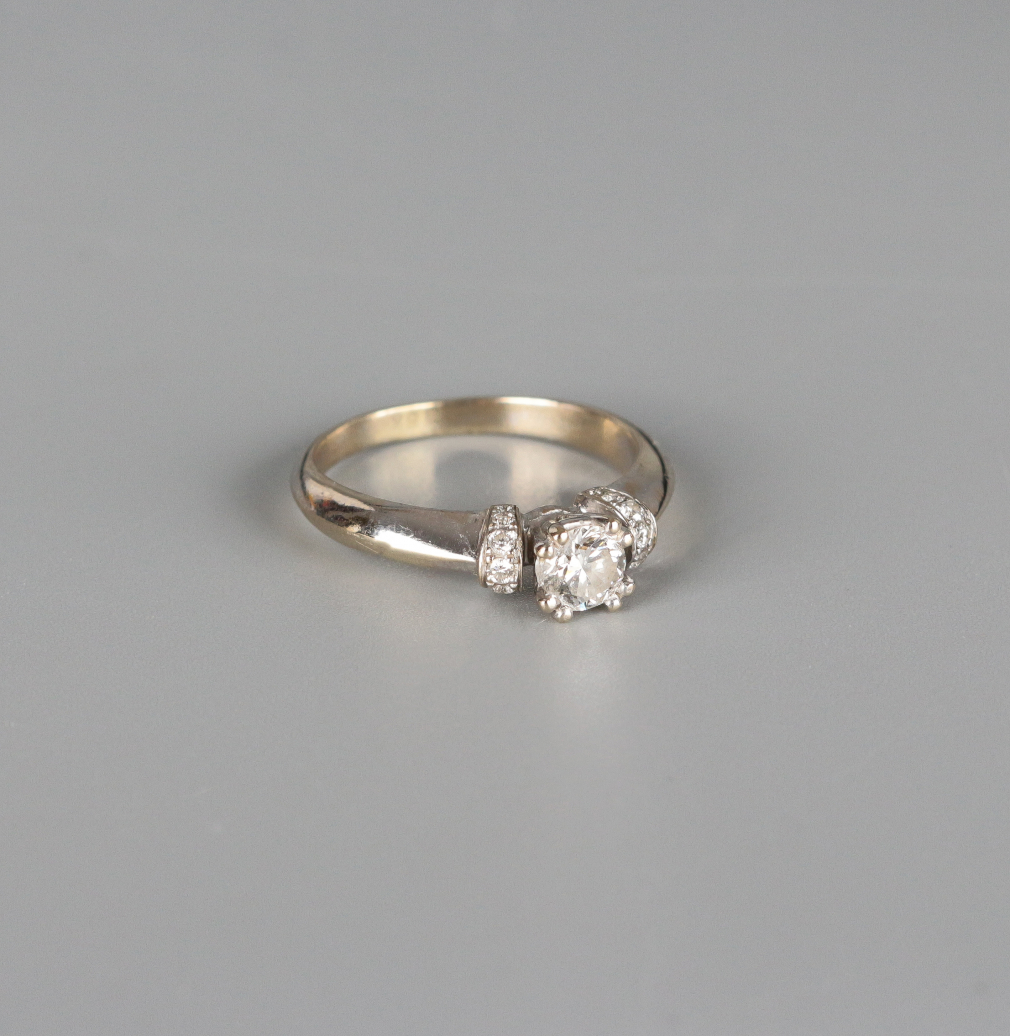 Золотое кольцо с бриллиантами 447-22