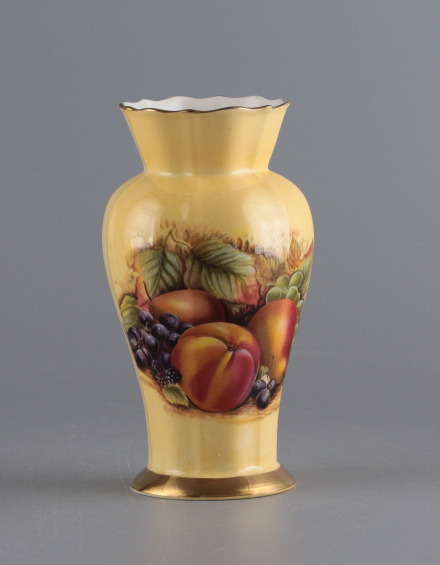 Фарфоровая ваза фирмы AYNSLEY - фото - 1