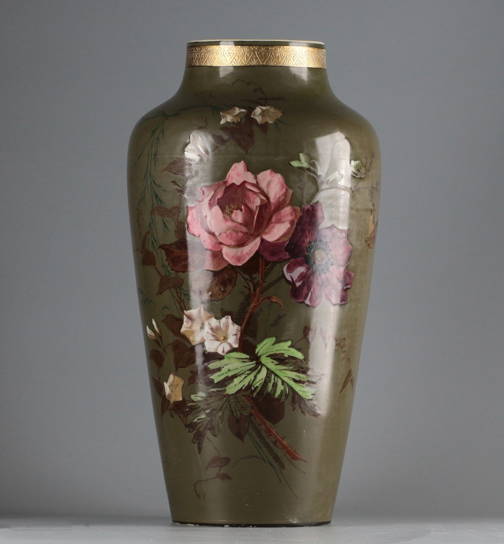 Фарфоровая ваза с розами 00358-23