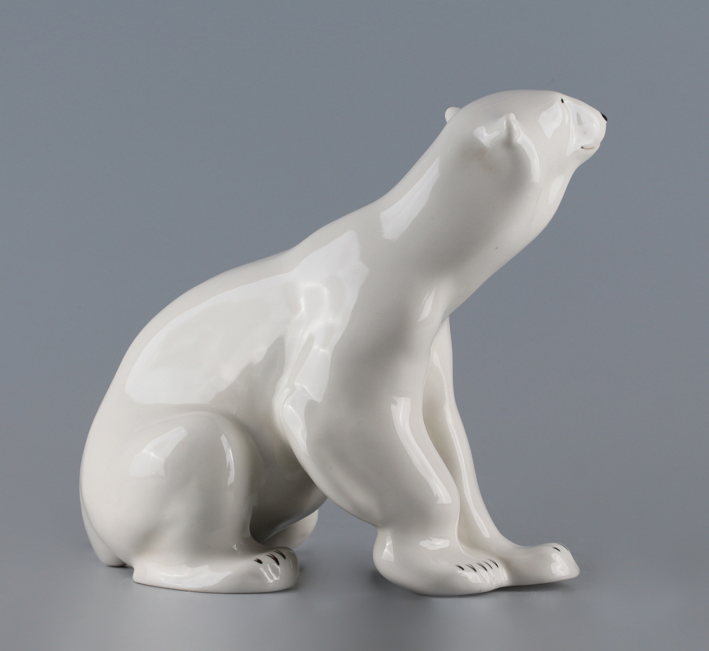 Скульптура Белый медведь сидящий 00806