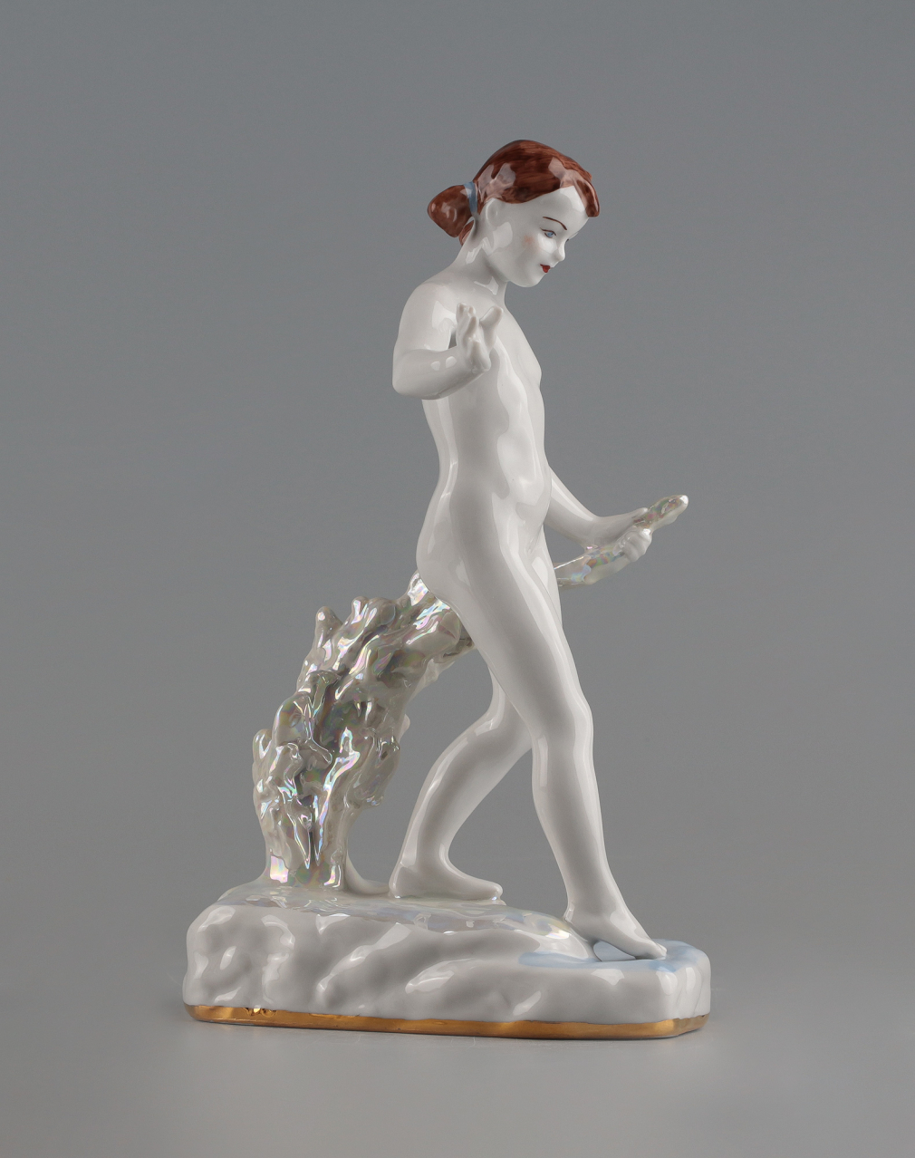 Скульптура Входящая в воду 00827