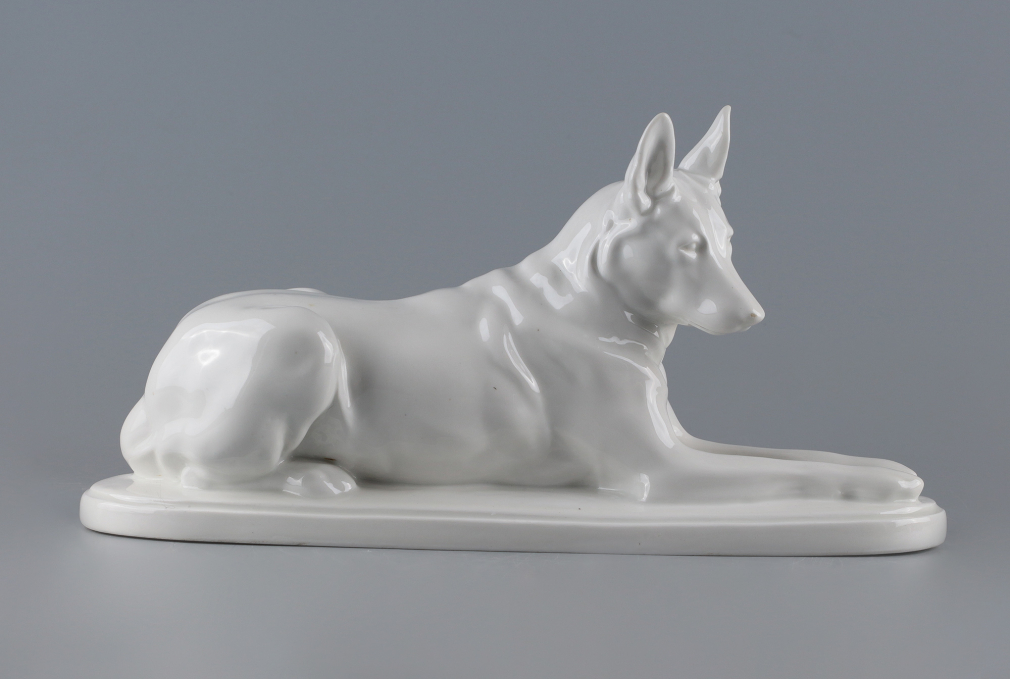 Скульптура Овчарка лежащая - фото - 2