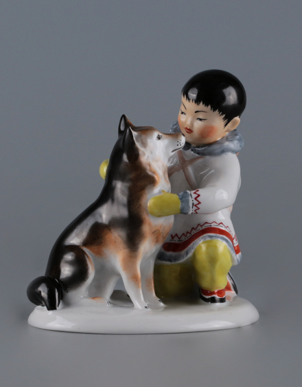 Скульптура Мальчик-якут с собакой - фото - 2