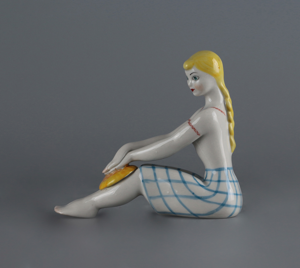 Скульптура Девушка с подсолнухом 00400-24