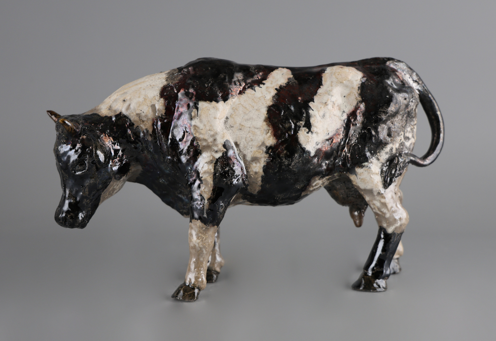 Скульптура Корова стоящая 00453-24