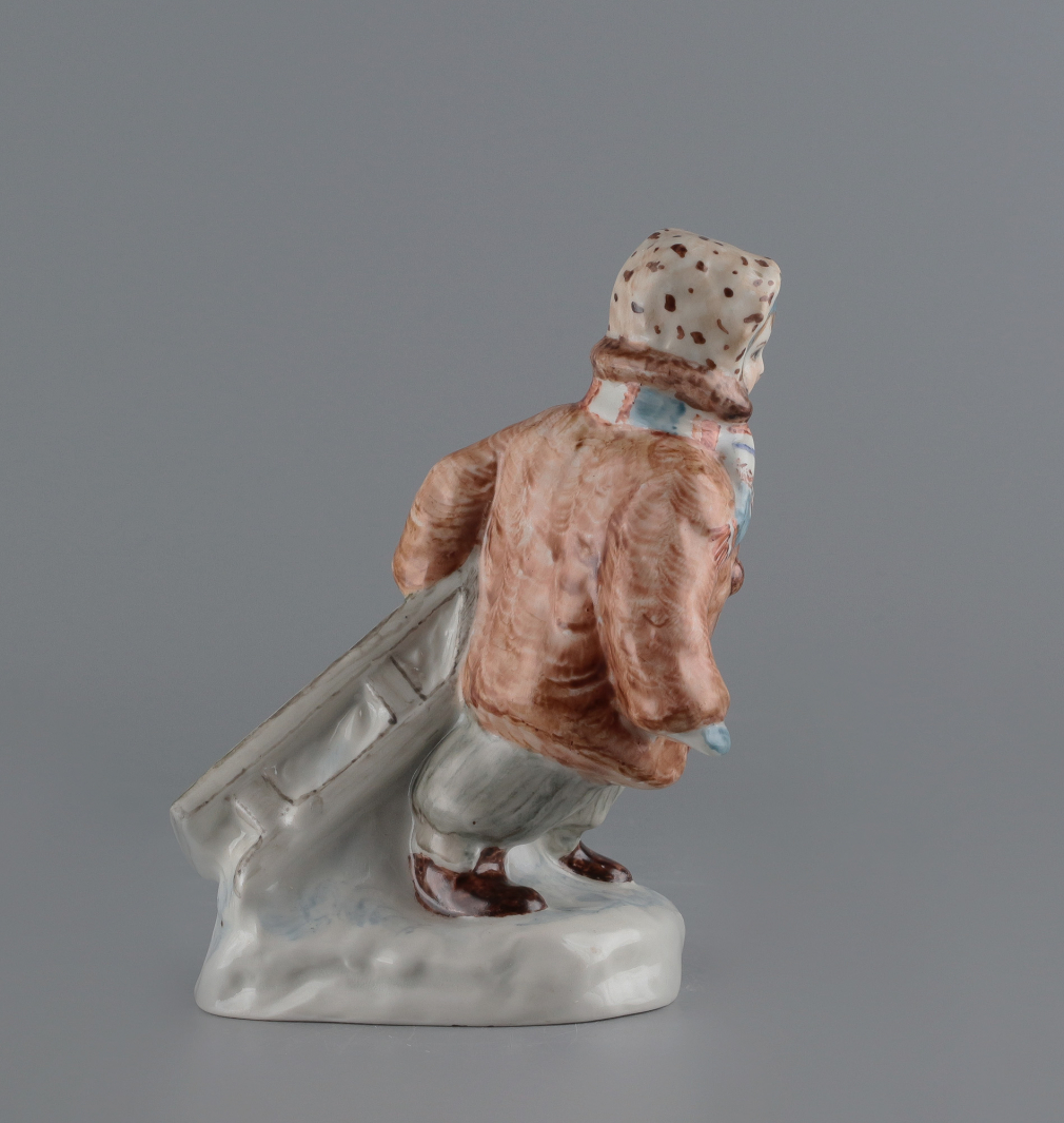 Скульптура Мальчик с санками 002794