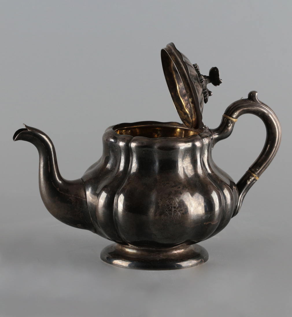 Чайник серебряный - фото - 3
