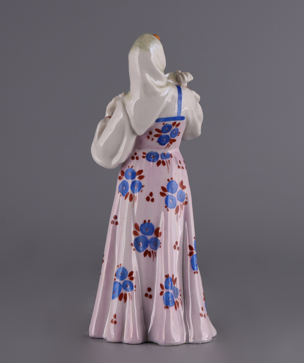 Скульптура Плясунья Маша 00301-25