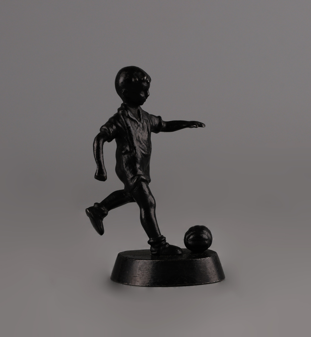 Скульптура Юный футболист 00117-26