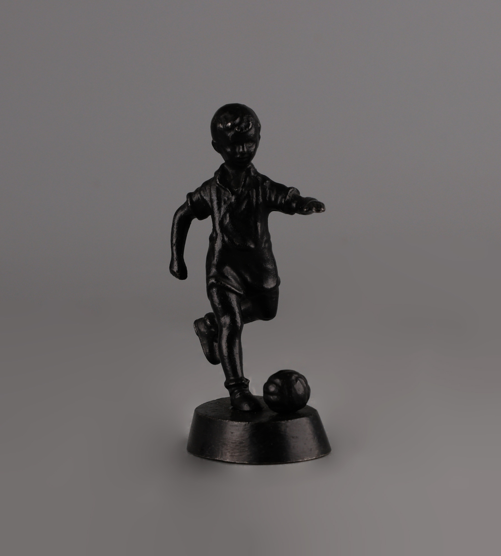 Скульптура Юный футболист - фото - 3