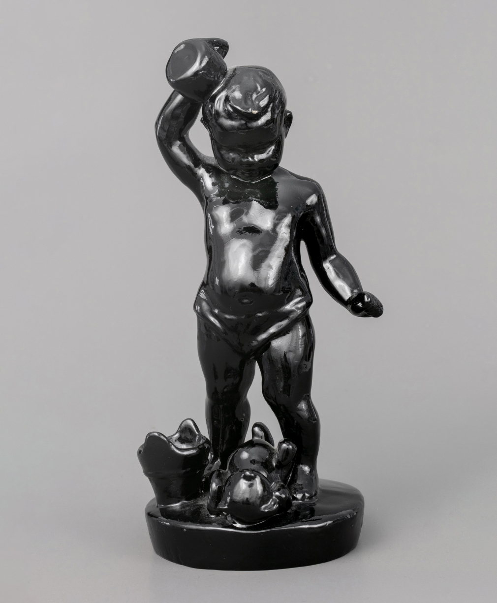 Скульптура Мальчик с кружкой и мишкой - фото - 4